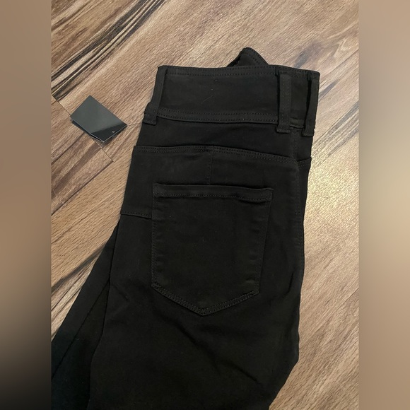 Butt lifting black skinny jeans - Picture 3 of 3